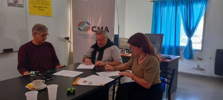 Firma de convenio entre el municipio y psicólogos 