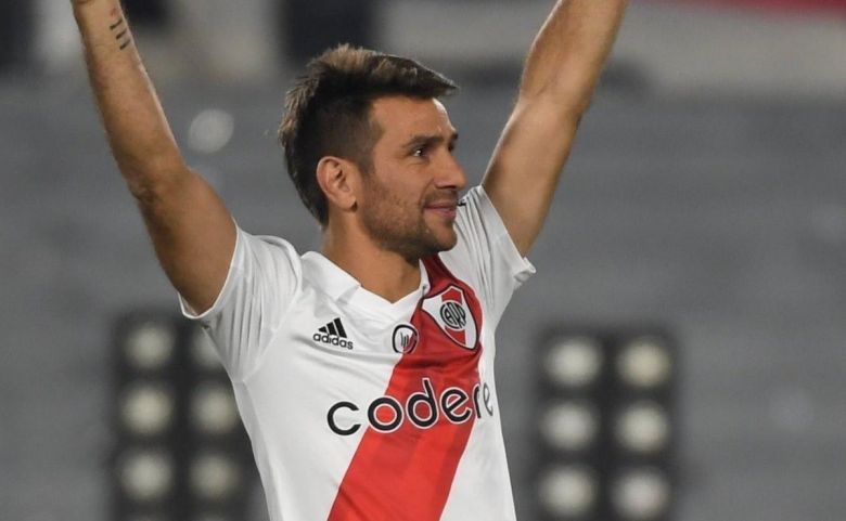 El Vive y Siente recibe hoy al ex futbolista, Leo Ponzio de la mano de Peteco Carabajal 