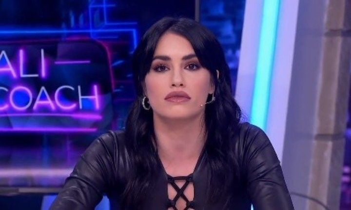 Lali Espósito cruzó a un televidente en un programa de España: “Sos el ejemplo de un acosador”