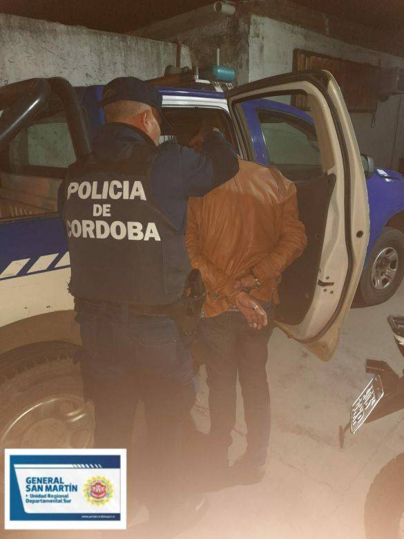 Robó una cartera en plena peña solidaria