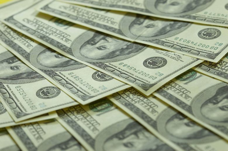 Oficializan el nuevo "dólar turista" y el cambio para artistas internacionales