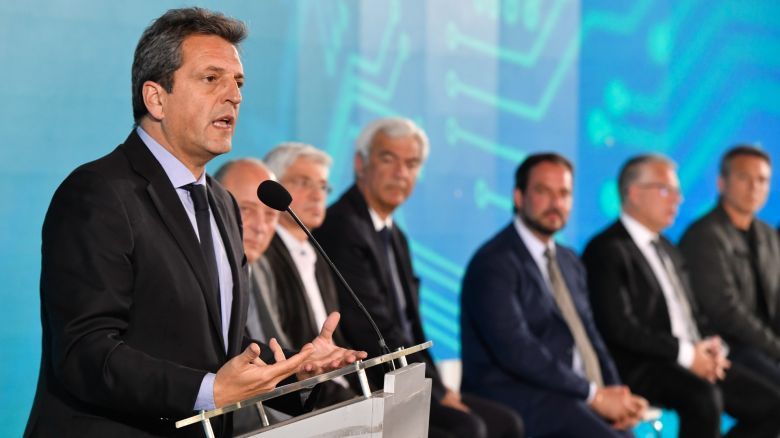 Massa programa un viaje a Francia para cerrar acuerdo con el Club de París