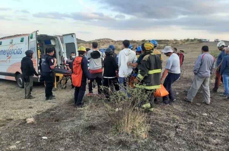 La Calera: rescataron a un parapentista que se precipitó a tierra