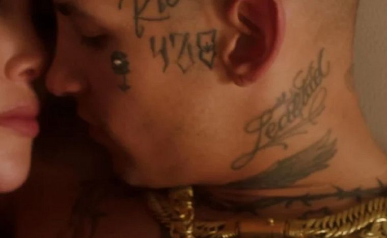Wanda Nara y L-Gante grabaron un videoclip desnudos en la cama