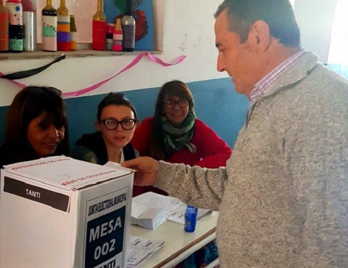 La justicia frenó la re-reelección de intendentes y jefes comunales