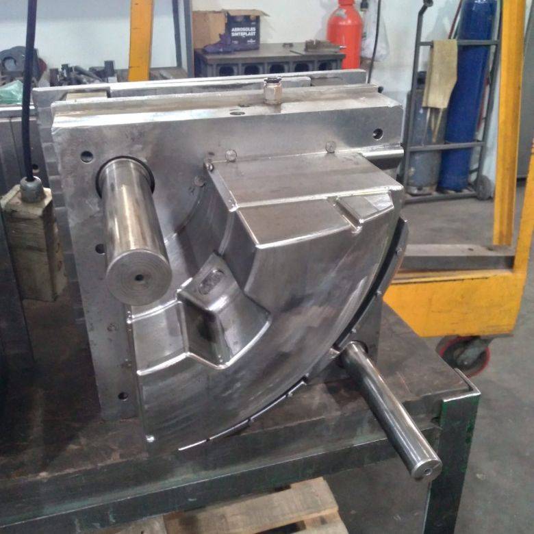 Macetas autorriego: el producto que diseñó un riocuartense