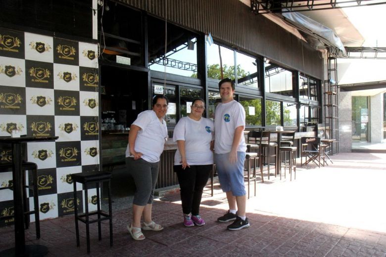 Carlos Paz: abrió el primer bar a cargo de personas con discapacidad