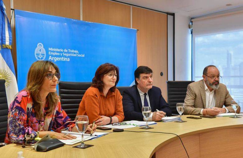 El salario mínimo aumentará 20% en cuatro tramos
