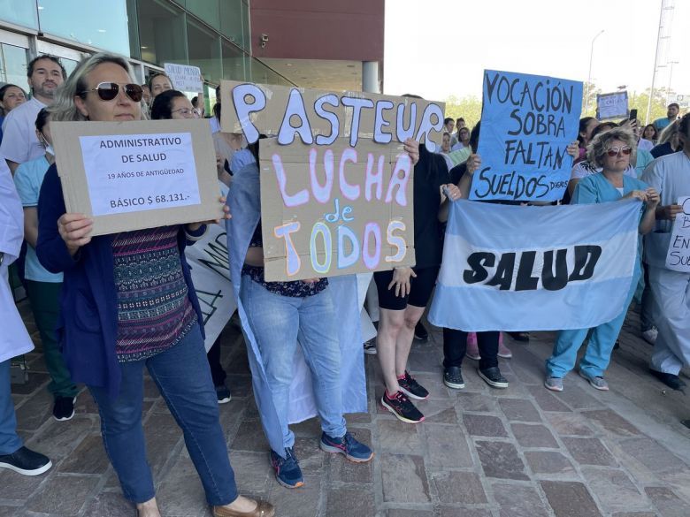 Desde este lunes médicos del Pasteur realizan un paro de 72 horas 