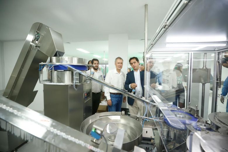 La única fábrica de jeringas del país comienza a funcionar en Córdoba