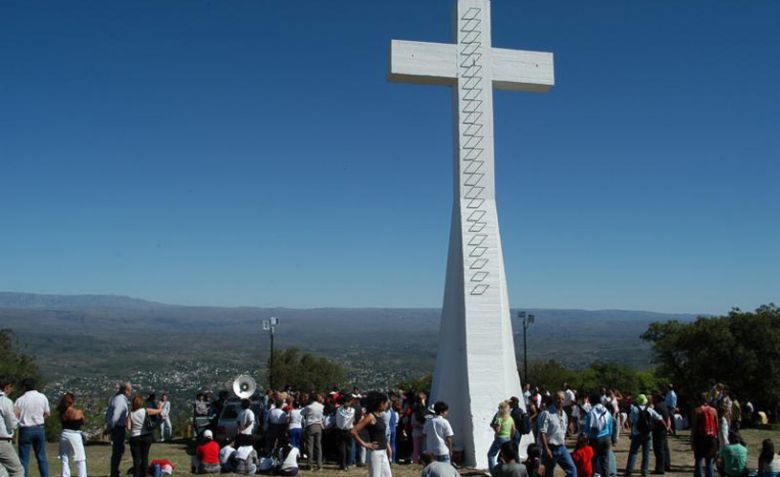 Una menor esta grave tras caerse en el Cerro de la Cruz 