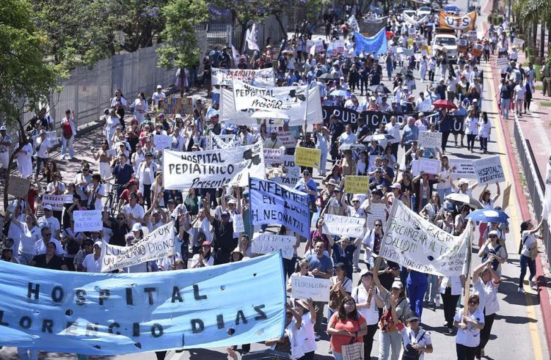 Salud: el gobernador anuncio una suba salarial para cerrar el conflicto