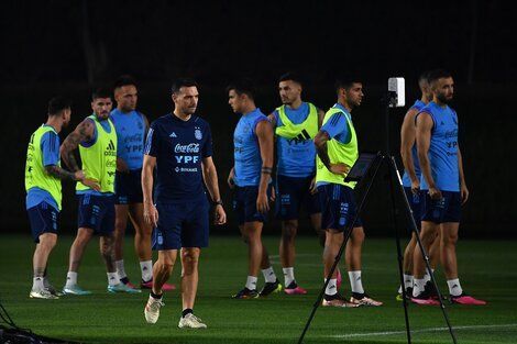 Scaloni comienza a perfilar el equipo que va por la gloria este domingo