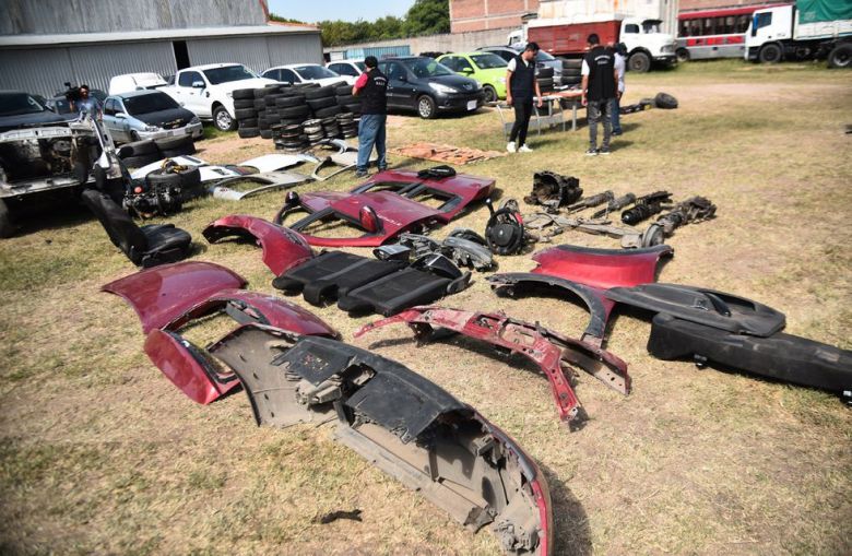 Cayó una banda de robacoches