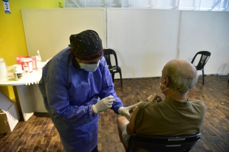 La ciudad finaliza la semana con más de 400 casos positivos de Covid-19 