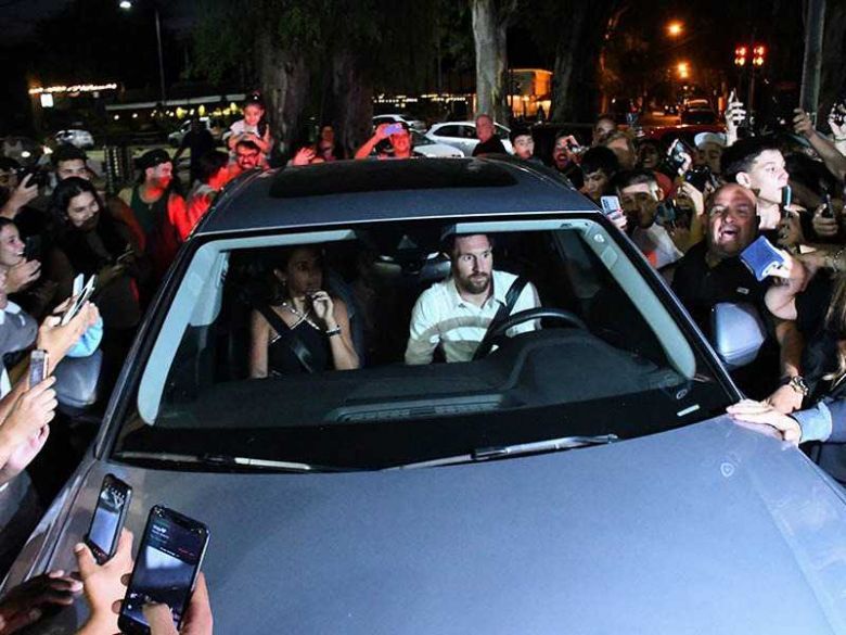 Messi asistió a la fiesta de 15 de su sobrina en Rosario: fue recibido por una multitud
