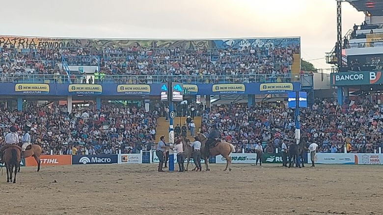 “Indio” Rojas y Los Manseros, puro folclore en la sexta noche de Jesús María