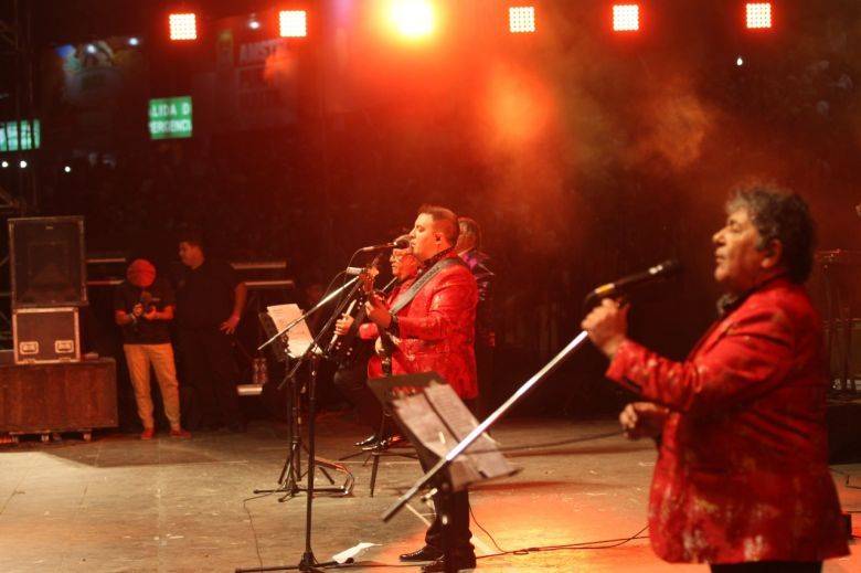 Los Palmeras y Damián Córdoba otra noche récord en Jesús María