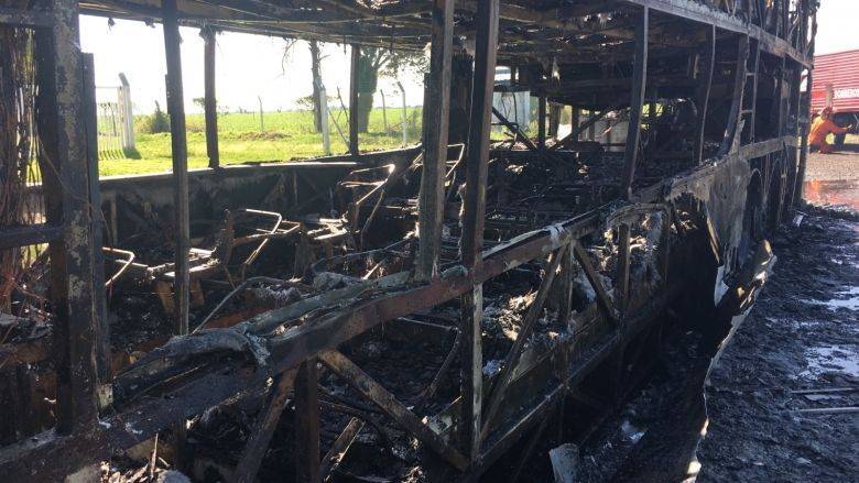Se incendió un colectivo entre Pilar y Laguna Larga