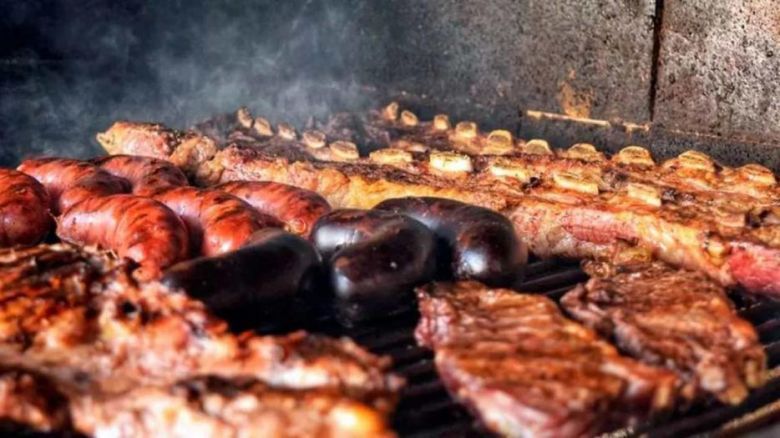 Comieron sobre la ruta, gastaron más de $16 mil y un detalle en el ticket las hizo enfurecer