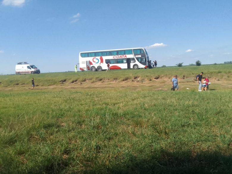 No de nuevo decía: un colectivo Córdoba Coata se rompió en medio de la ruta