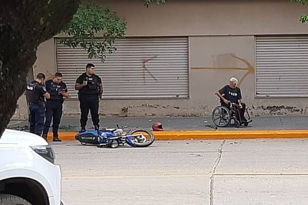 Mujer con grave traumatismo de cráneo luego de que la atropellaran