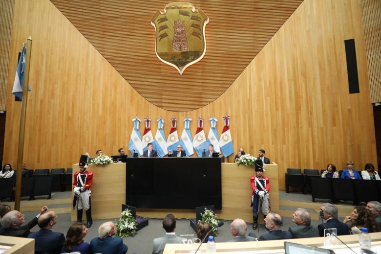 Schiaretti abrio las sesiones de la Legislatura 