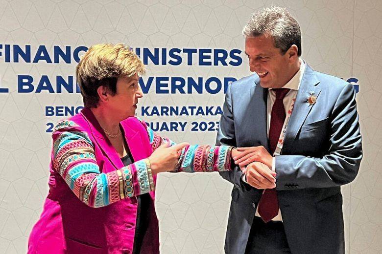 Massa anunció que readecuarán metas del programa del FMI este año