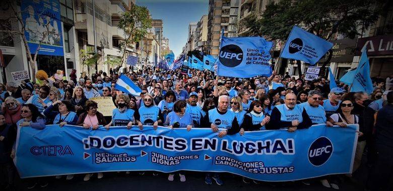 Ante la falta de respuestas del gobierno comienzan las asambleas docentes 
