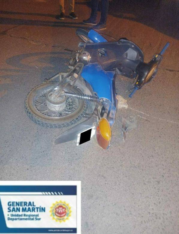 Una joven sufrió fracturas tras chocar con un auto