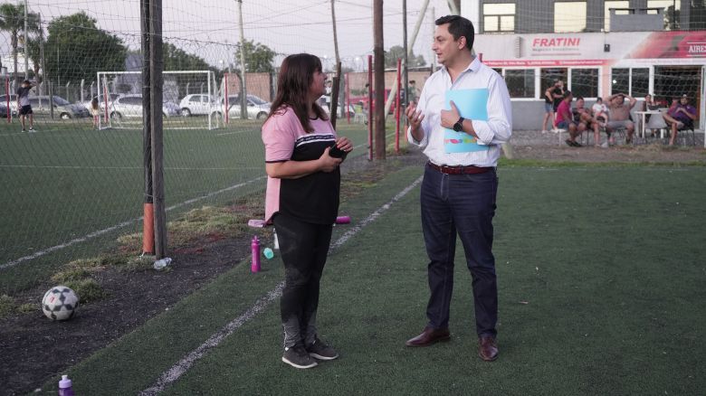 Se constituyó el primer club y centro deportivo de fútbol femenino
