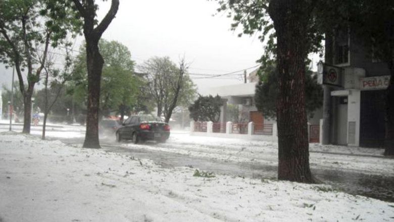 Fuerte tormenta con granizo en Río Cuarto