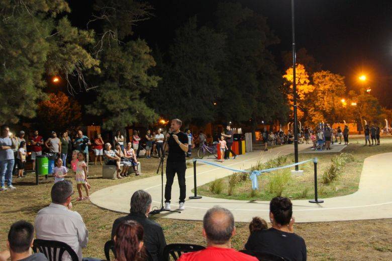 Los vecinos ya cuentan con el nuevo espacio polideportivo 