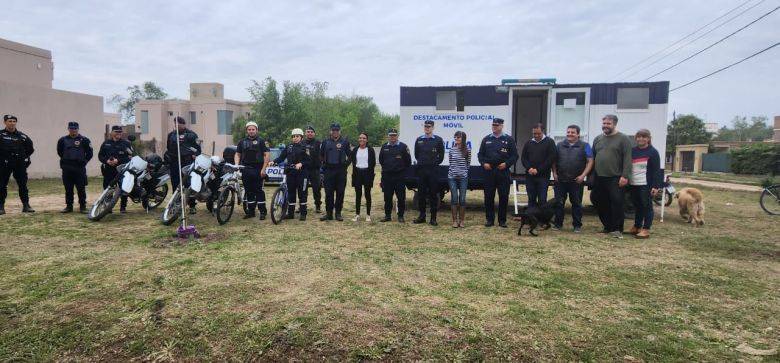Inseguridad: vecinos del barrio Golf se reunieron con personal policial