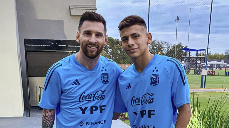 Echeverri, la joya de River que se entrenó con la Selección Argentina