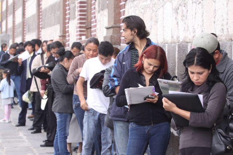 El desempleo bajó al 6,3% en el cuarto trimestre de 2022