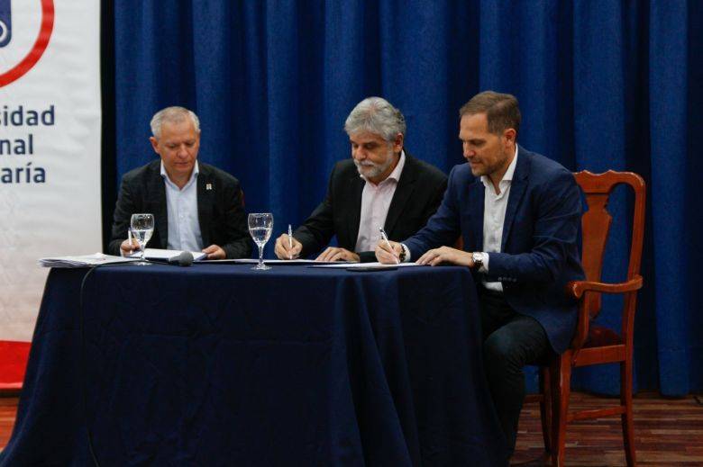 El ministro Filmus anunció la construcción de un Centro de Investigación  en la UNVM