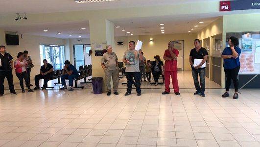 Los hospitales públicos paran por 4 horas 
