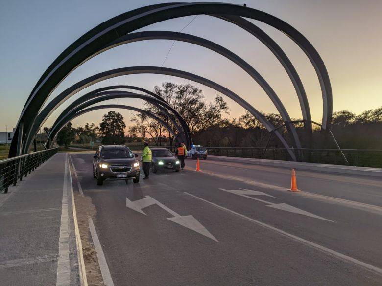 Secuestraron autos y motos tras controles policiales en puentes