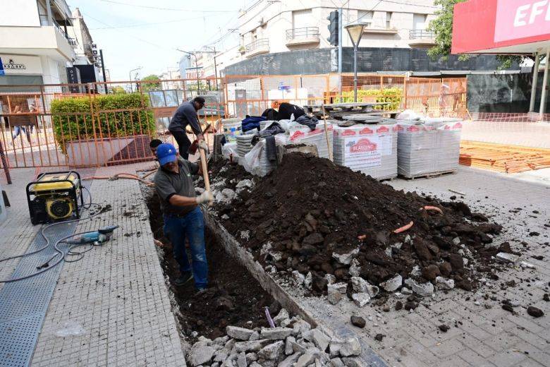 La obra del Centro Comercial a Cielo Abierto avanza en el sector de la Peatonal