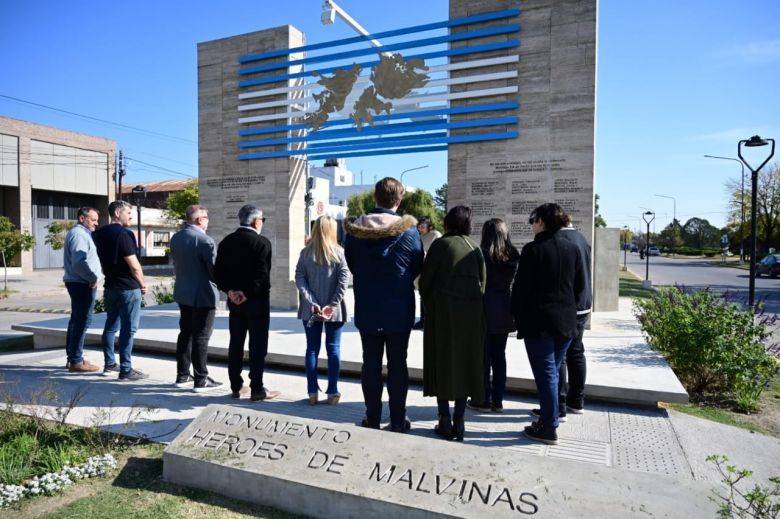 Homenaje al cabo Roberto Adrián Busto, a 41 años de su fallecimiento en las Islas Malvinas