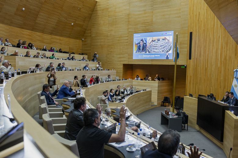 Aprobaron la nueva ley de los equipos de salud en la provincia