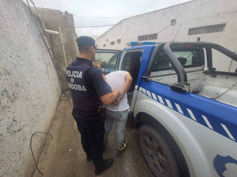 Quedaron detenidos por querer robarle a un adolescente con un arma de fuego