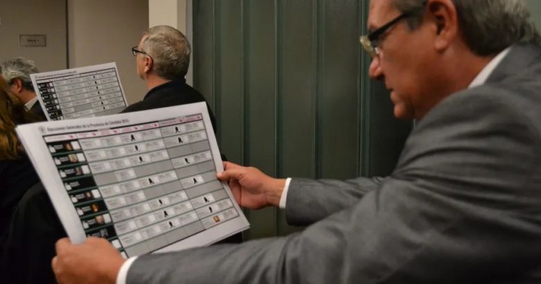 Elecciones provinciales: exhibieron las boletas únicas a los frentes y partidos