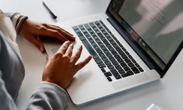 Dictarán cursos para el uso de redes sociales, computadoras y celulares