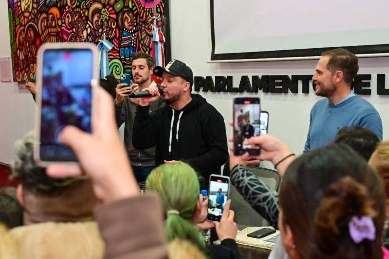 Damián Córdoba, junto a sus fans, anticipó el Festival del Cuarteto