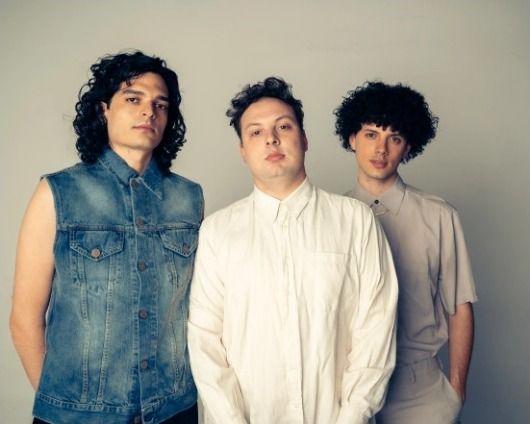 Usted Señalemelo confirmó show en Córdoba