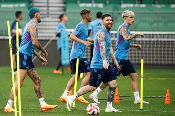 El seleccionado argentino enfrenta este jueves a Australia en Beijing