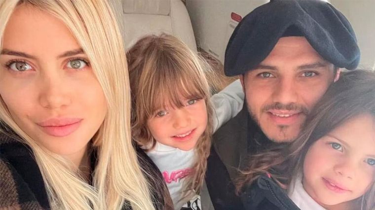 Wanda Nara fue al teatro con Mauro Icardi 