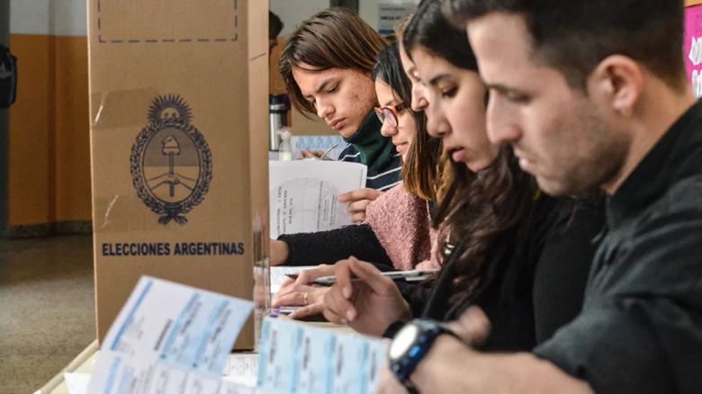 Intentaron impedir el trabajo de periodistas y fotógrafos en las escuelas